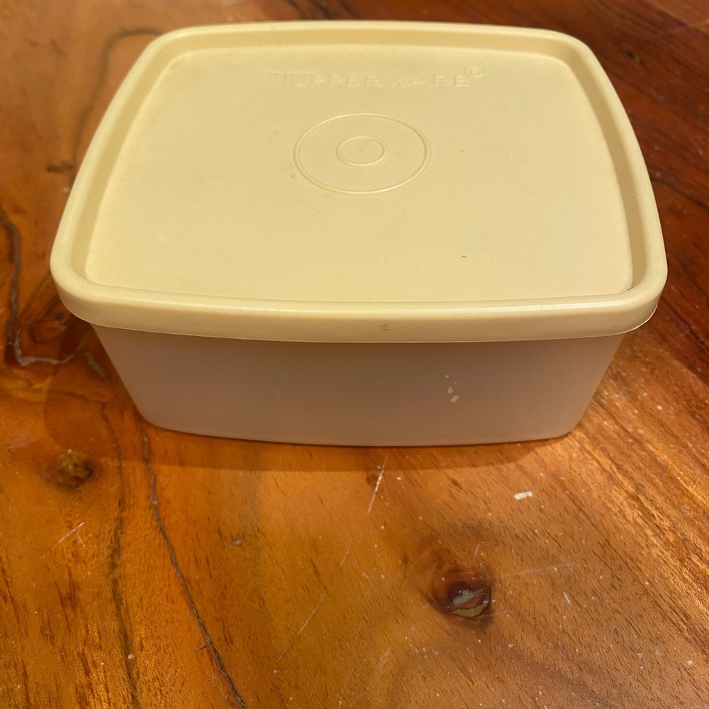 Tupperware square‎ sheer container with almond lid